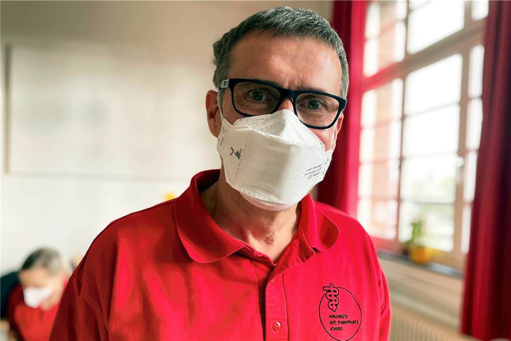 Jetzt geht‘s los: Alle Infos zum Impfstart in Castrop-Rauxeler Praxen Dr. Holger Knapp ist Hausarzt in Ickern. Er beginnt am Mittwoch (6.4.) mit den Impfungen gegen das Coronavirus.