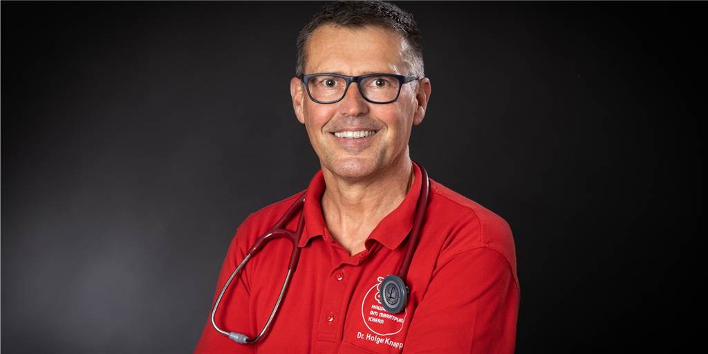 Dr. Holger Knapp zu Omikron-Impfstoffen: „Erst dann kommt der neue Boom“ Dr. Holger Knapp von der Gemeinschaftspraxis am Ickerner Markt gibt Hilfestellung, wie man sich derzeit in der Booster-Frage verhalten soll.