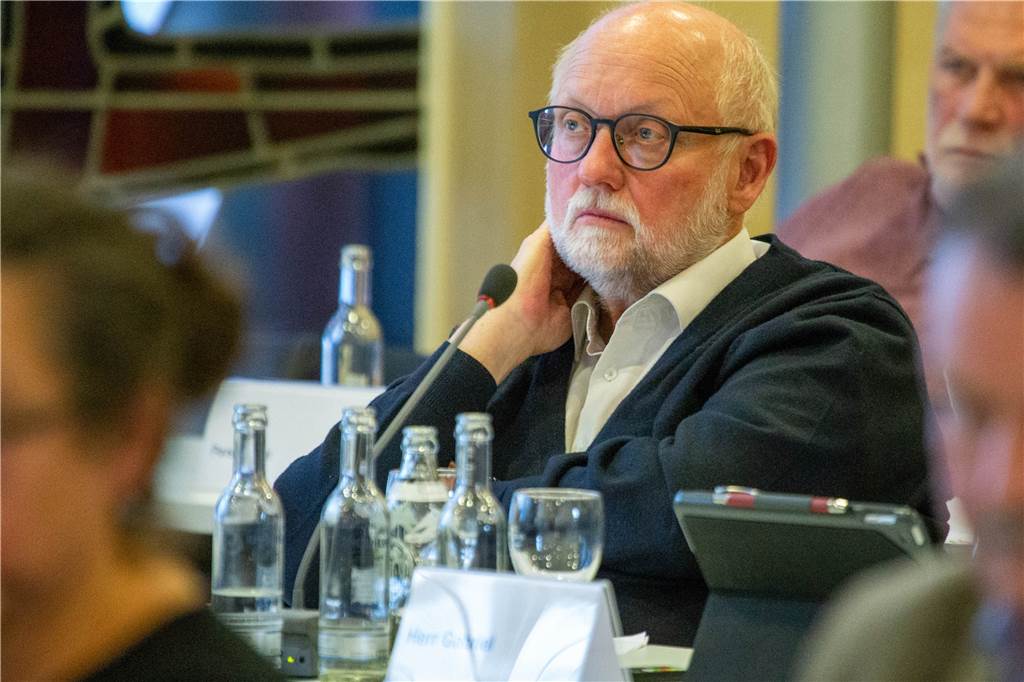 Abrechnungsaffäre: Sieg für Pressefreiheit und Öffentlichkeit vor Gericht Dr. Hubert Seier (UWG) aus Selm ist politischer Tausendsassa. In der Berichterstattung im Rahmen der Abrechnungsaffäre über ihn ging es zunächst nur um die Frage, wie sein vielfältiger Einsatz neben seiner Selbstständigkeit als Unternehmensberater zu leisten ist.