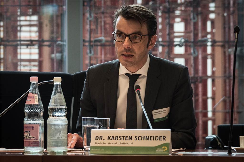 Arbeitsdirektor am Klinikum: Jetzt geht schon der dritte Kandidat ins Rennen Dr. Karsten Schneider, hier bei einer Anhörung im Deutschen Bundestag, ist SPD-Mitglied.