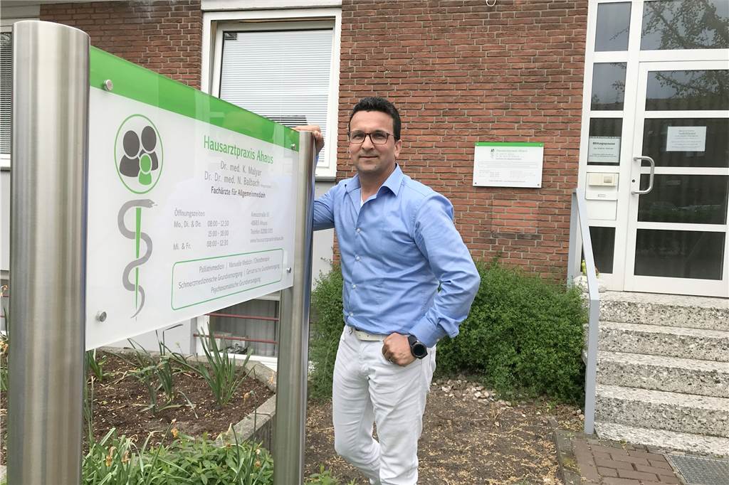 „Impfturbo“ wird angeworfen: Angebote im Karl-Leisner-Haus und am Markt Dr. Khalil Malyar führt an zwei Wochenenden Impfaktionen durch.