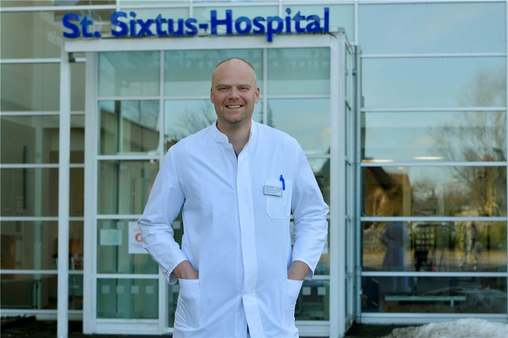 39-Jähriger auf Halterner Intensivstation - KKRN hat Notfallpläne entwickelt Dr. Lars Heining ist Chefarzt der Lungenklinik Ruhrgebiet Nord sowie Chefarzt der Klinik für Innere Medizin, Fachbereich Pneumologie, Allergologie, Schlaf- und Beatmungsmedizin, internistische Medizin am Halterner St. Sixtus-Hospital.