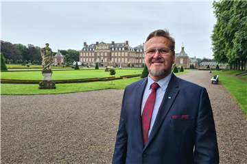 Dr. Leonhard Martin ist fasziniert vom Schloss in Nordkirchen. Mit seinem Interesse für Architektur und der Sorge vor der deutschen Energie-Politik stellt er sich im Wahlkreis Coesfeld-Steinfurt II für die AfD für den Bundestag zur Wahl.