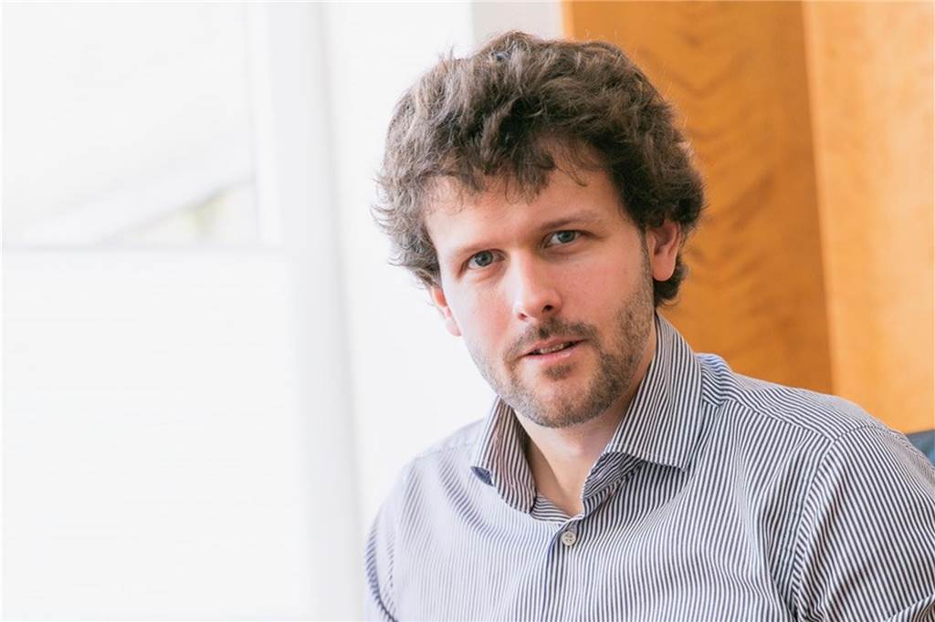 150.000 Euro für Tat-Hinweise: Firma rechtfertigt sich - Staatsanwalt gibt Antwort Dr. Maximilian Stahm ist Fachanwalt für Arbeitsrecht in Dortmund.