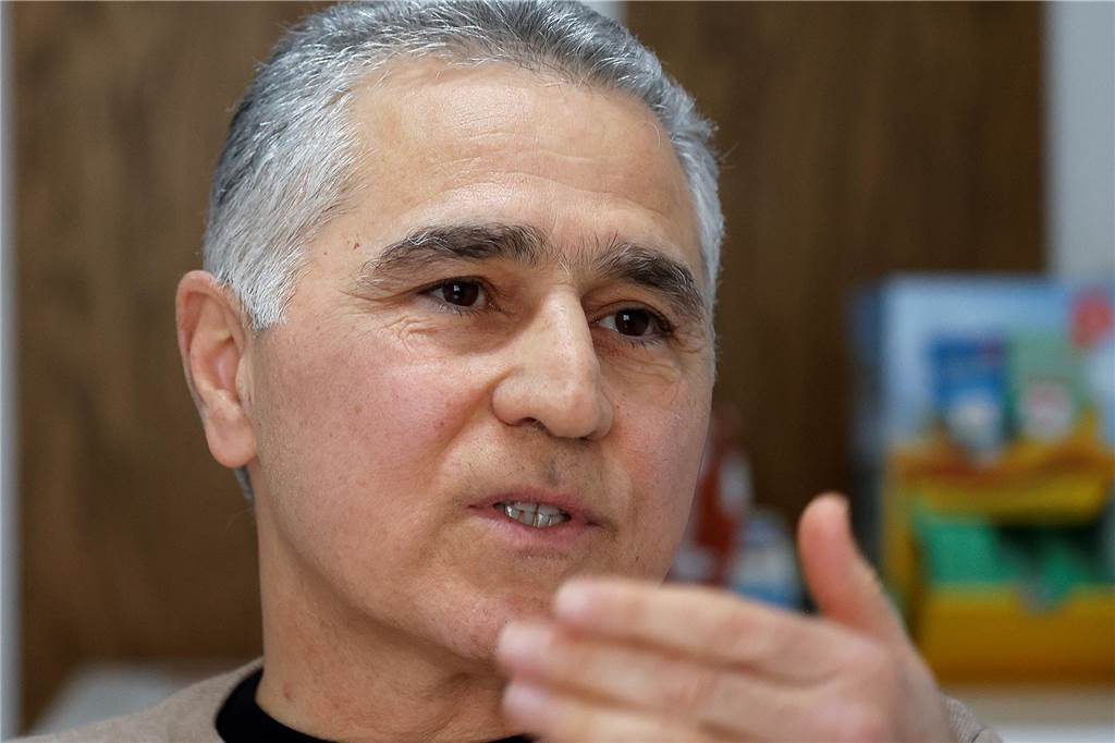 Arzt warnt vor Rechtsruck: „Kommen die an die Macht, fällt die Maske“ Dr. med. Mohammad Rezai schätzt die Freiheit in diesem Land. Er warnt vor sich abzeichnenden Veränderungen im Zuge eines möglichen Rechtsrucks.
