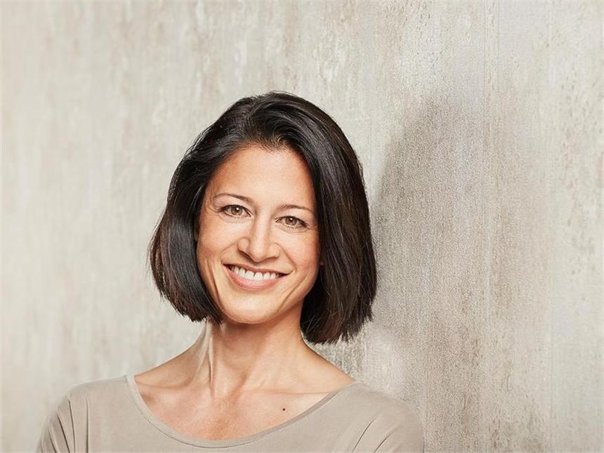 Fußgymnastik, Schienen oder OP? Was beim Hallux valgus hilft Dr. Mellany Galla ist Fachärztin für Orthopädie und Unfallchirurgie in Hannover und Hildesheim sowie 1. Vorsitzende der Gesellschaft für Fuß- und Sprunggelenkchirurgie e.V. (GFFC). Foto: Alex Stiebritz/dpa-tmn