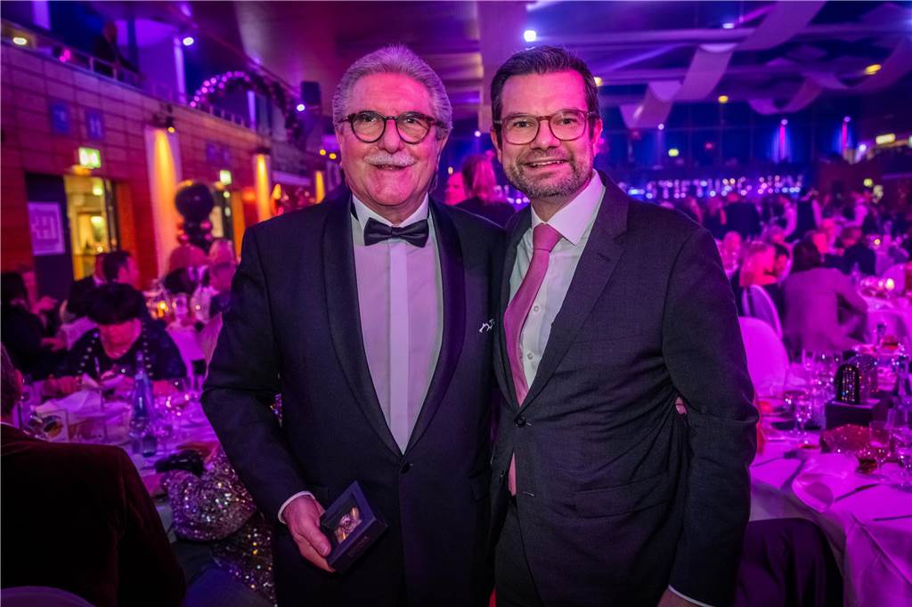 Die besten Bilder der Solidarfonds-Gala 2024: Feine Gäste feiern BVB, Hagedorn und Roland Kaiser
