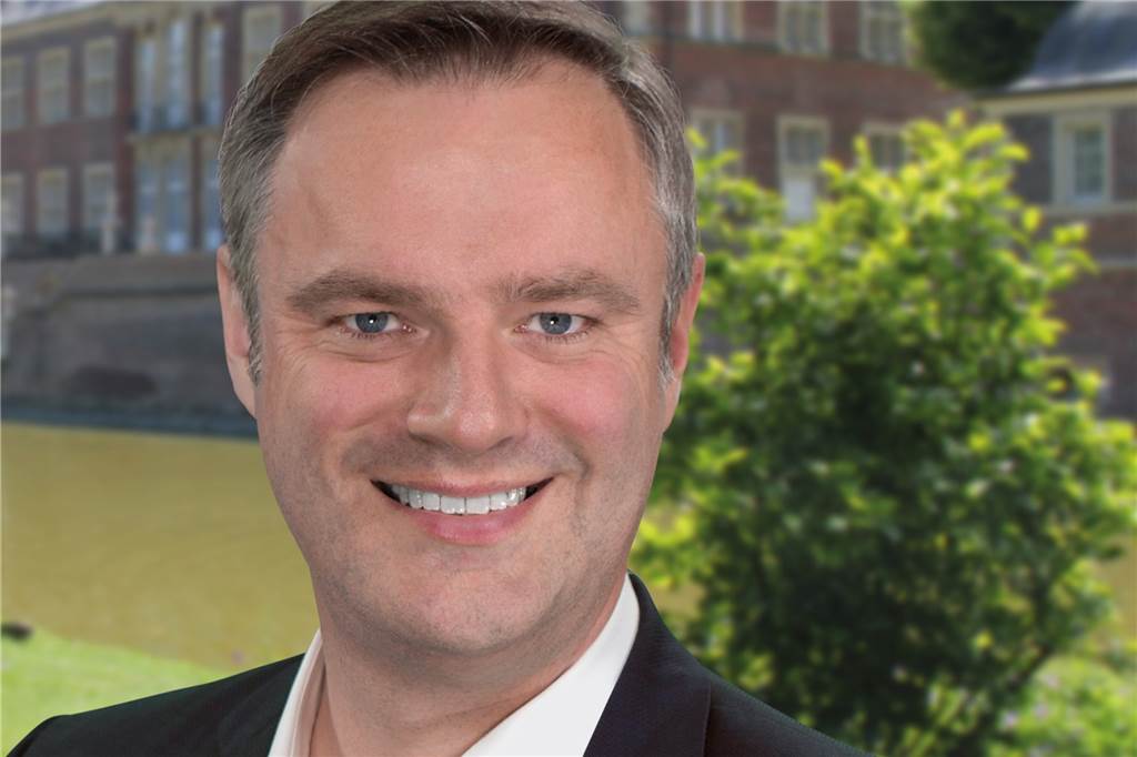 Bürgerbegehren: Über 3000 Unterschriften, CDU zweifelt an Rechtmäßigkeit Dr. Michael Räckers (CDU), ist der Meinung, dass mit dem Bürgerbegehren bewusst ein Keil zwischen Teile des Rats und der Verwaltung sowie zwischen Rat und Bevölkerung getrieben werden solle.