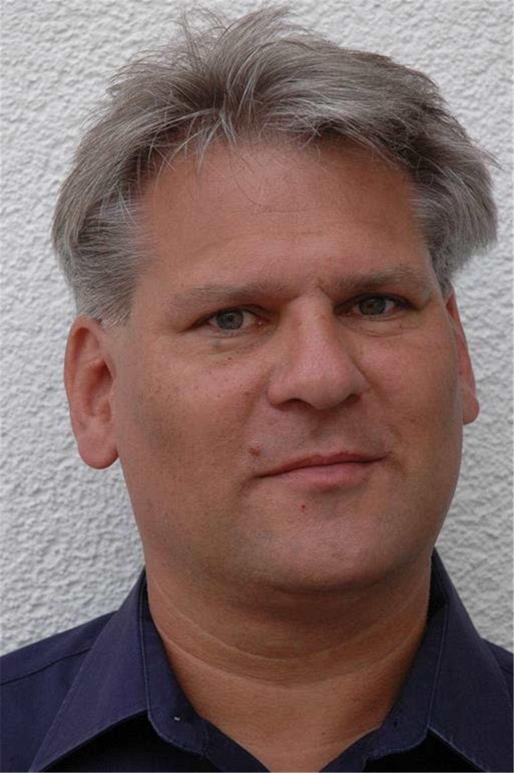 Nach Feuer im Tennisheim des TC Mengede: Brandursache steht fest Dr. Mike Lorenz ist stellvertretender Vorsitzender des TC Mengede in Dortmund.