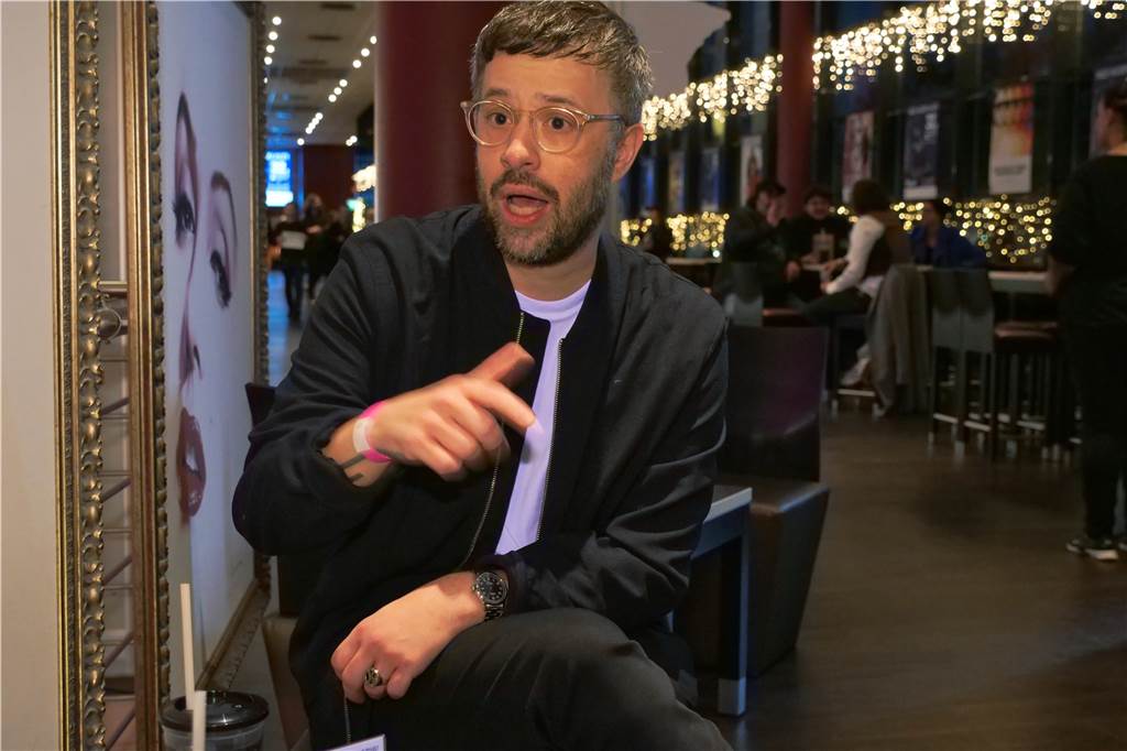 Warum bei Drehbuchautoren Goldgräberstimmung herrscht Drehbuchautor Burkhardt Wunderlich war zu Gast beim Film "Der Russe ist einer, der Birken liebt".