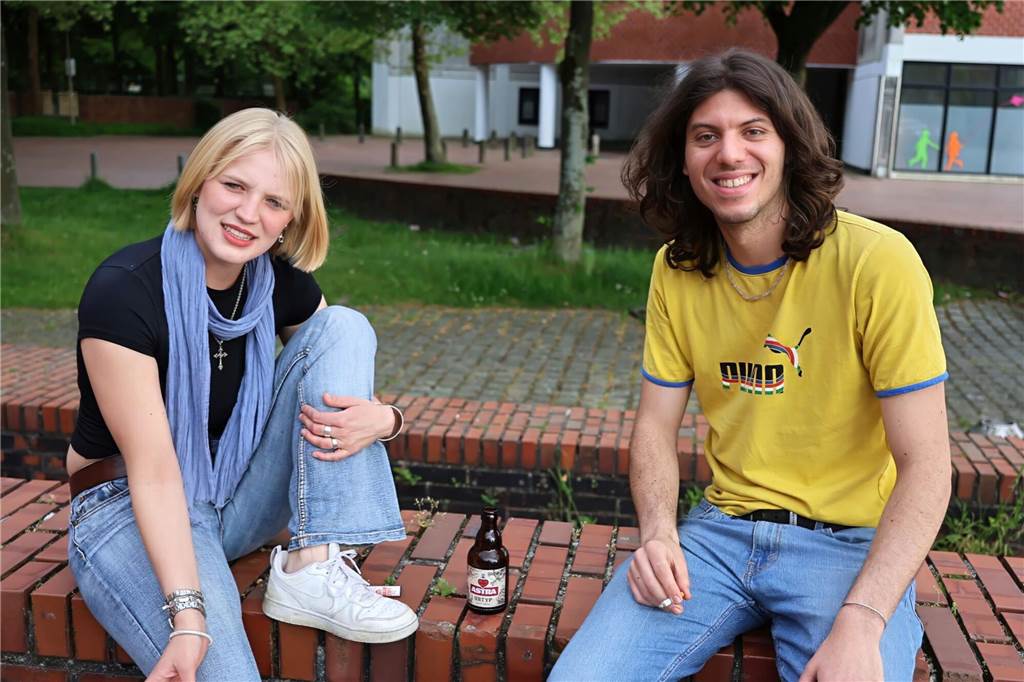 Drei Bands – Yellow Couch, Greñas und als Top-Act die Australische Band Mixed up everything – sorgten für Festivalstimmung im Gemeinschaftshaus Wulfen. Nach dreieinhalb Jahren Pause wurde nicht nur gefeiert, sondern auch nostalgisch an die legendären Bar61-Zeiten angeknüpft. 