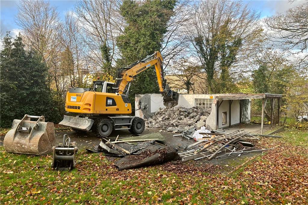 Cappenberger Villen: „Müssen schauen, wo die preisliche Reise hingeht“ Drei Garagenkomplexe wurden auf dem Gelände abgerissen.