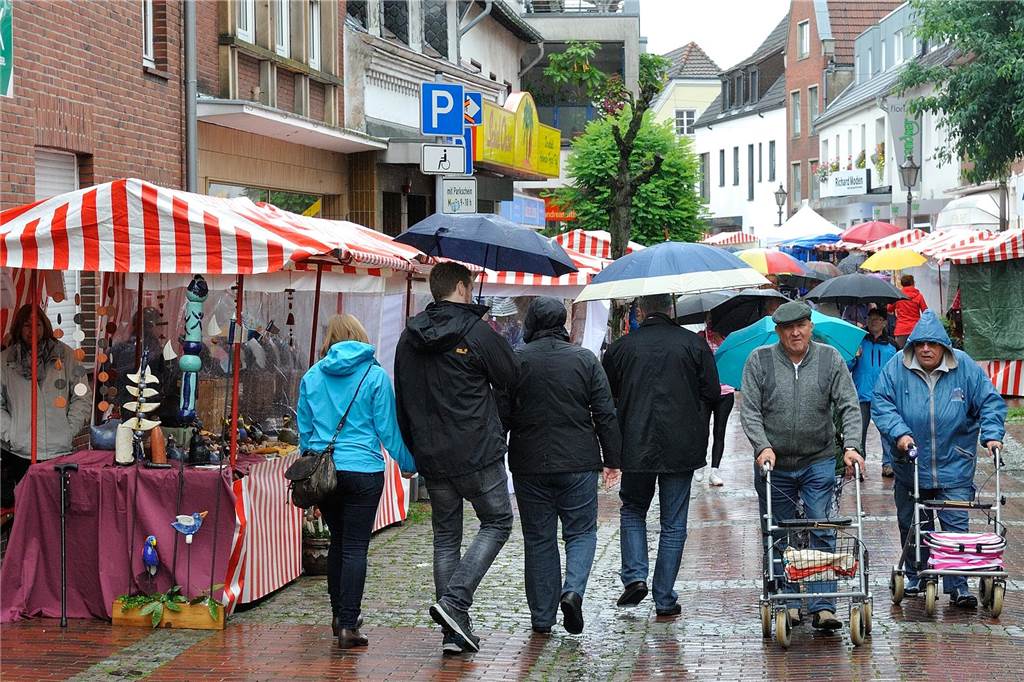 Drei Jahre später, also 2015, war das Heimatfest eher regnerisch.