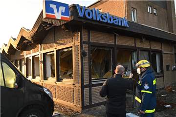 Drei maskierte Täter haben in der Nacht zu Montag in Dorsten versucht, einen Geldautomaten zu sprengen. Eine Augenzeugin schildert ihre Beobachtungen: „Irgendwann musste das ja passieren.“