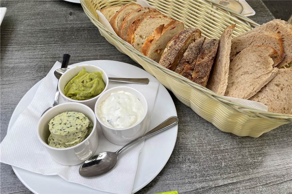 Leckeres Essen mitten in der Idylle: Bei Jugel´s ist jeder willkommen Der Brotkorb, eine Vorspeise, die beim Restaurant-Check überzeugt hat.