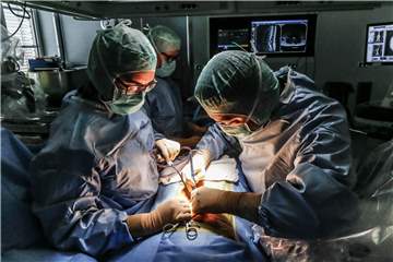 Drei Stunden dauerte der Eingriff an der Wirbelsäule des Patienten.