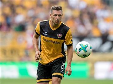 Dresdens Sören Gonther hat sich schwer verletzt. Foto: Thomas Eisenhuth