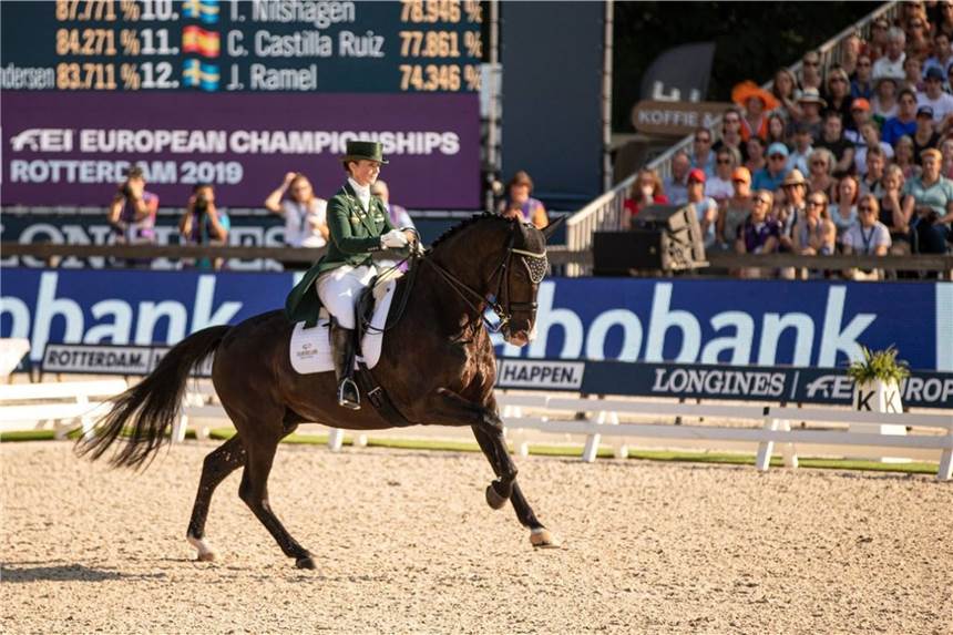 So krönte Judy Reynolds ihre EM-Woche Dritter EM-Start, dritter Landesrekord: Judy Reynolds und Vancouver K glänzten auch in der Grand Prix Kür.