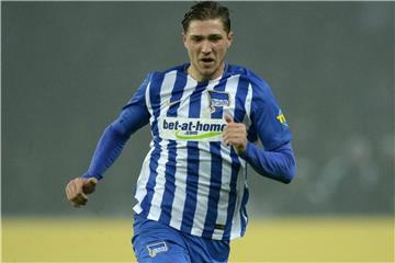 Droht im Auswärtsspiel in Frankfurt auszufallen: Herthas Niklas Stark. Foto: Jan Kuppert