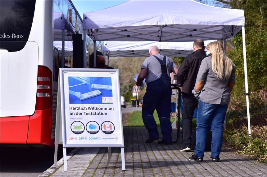 DSW21 testet seine Mitarbeiter im Corona-Testmobil - so wird es angenommen DSW21 bietet für die Beschäftigten des Konzerns mobile Coronatest in einem Test-Bus, der die vielen DSW-Standorte anfährt.
