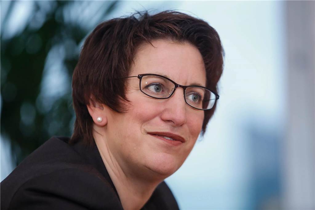 DSW21 in Sorge: Busse und Bahnen fahren Rekord-Minus von 80 Mio. ein DSW21-Vorstandsvorsitzende Heike Heim: "Der Steag-Verkauf war ein Befreiungsschlag."