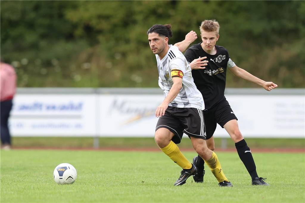 Westfalia Wethmar wirft Eintracht Werne raus: Erstrundenpartie im Kreispokal endet dramatisch Hier entwischt Enes Akyüz zwar, seine Eintracht Werne war Westfalia Wethmar und Kilian Grohs am Ende aber unterlegen.