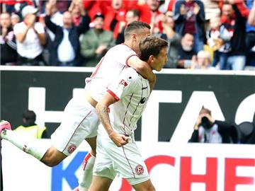 Düsseldorfs Marcel Sobottka (r) traf beim 3:2-Sieg gegen Union Berlin zum zwischenzeitlichen 1:0. Foto: Roland Weihrauch