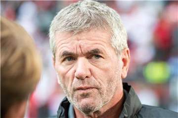 Düsseldorfs Trainer Friedhelm Funkel hat viel Erfahrung vorzuweisen. Foto: Ina Fassbender