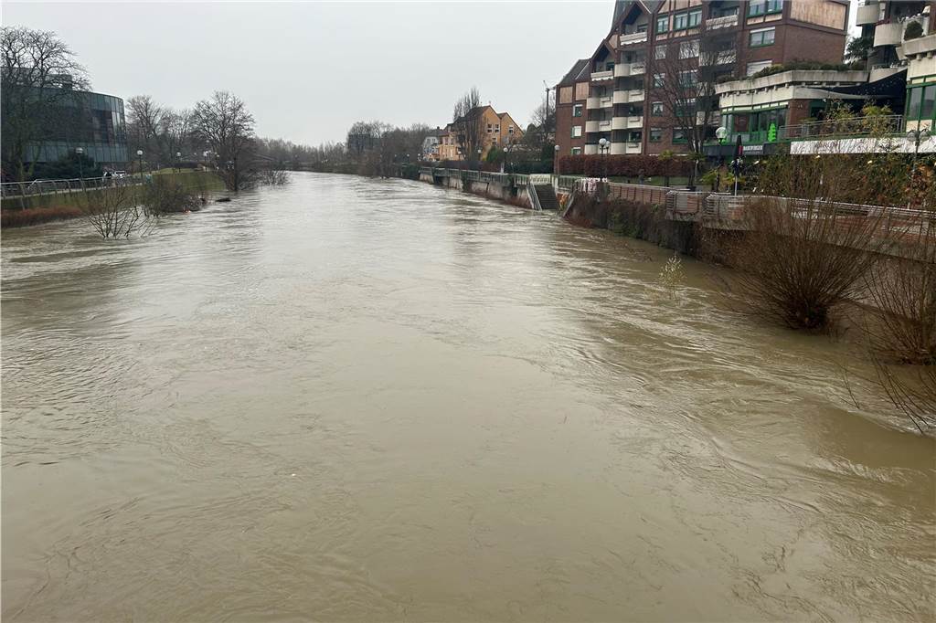 Durch das Hochwasser wurde die Lippe zu einem reißenden Fluss.