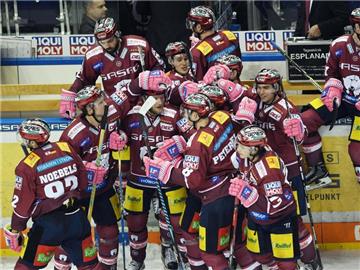 Durch den 3:1-Erfolg gegen Schwenningen sind die Eisbären vorübergehend Tabellenerster. Foto: Maurizio Gambarini