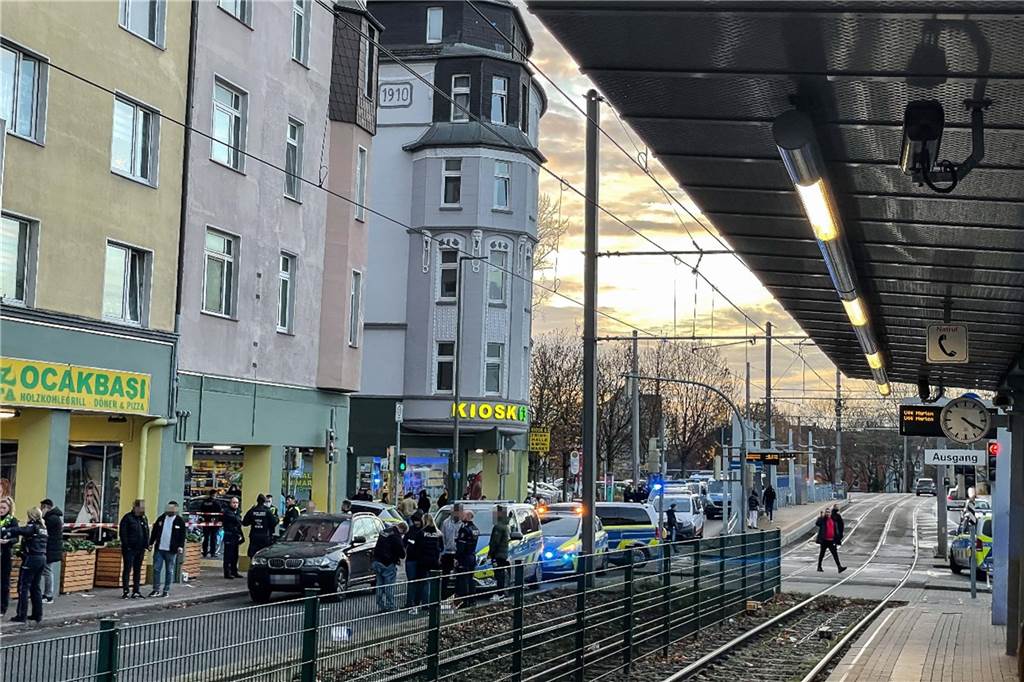 Dortmunds spektakulärste Verbrechen in 2021 – und was aus den Fällen wurde Durch den Einsatz war die Rheinische Straße abends gesperrt.
