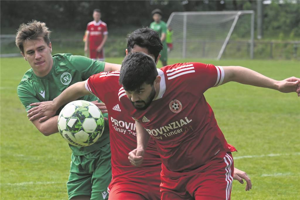 „Erst Montagnacht um 23.59 Uhr wissen wir Genaueres“ Durch die 1:3-Niederlage in Zweckel ist Genclikspor Recklinghausen in der Bezirksliga 9 auf einen Abstiegsplatz abgerutscht - mit Auswirkungen auf die Kreisligen.