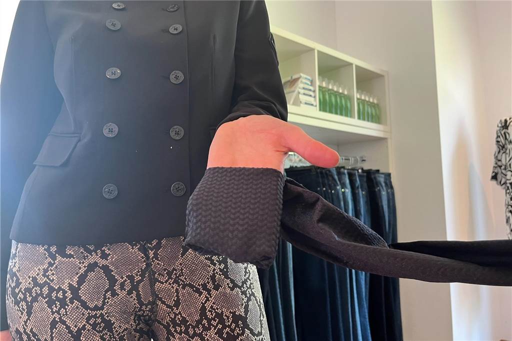 Vera Meyer zieht innerhalb von Schermbeck um Durch die Aktiv-Noppen helfen die ""Wunderhosen" tausenden Frauen bei Lip- und Lymphödem, Venenklappeninsuffizienz, Krampfadern oder Trombosen.
