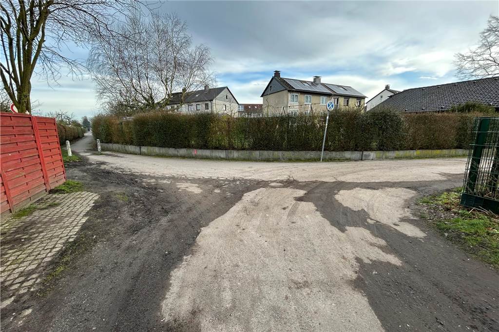 Polizei nimmt mehrere Drogendeale fest: Kokain in einer Gartenlaube Straßenkreuzung vor dem Parkplatz des Kleingartenvereins