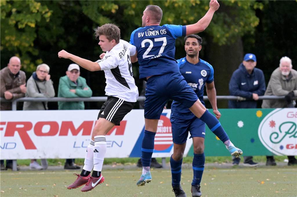 Durch ein Tor in der Nachspielzeit sicherte sich der BV Lünen im Derby beim VfB Lünen noch einen Punkt.