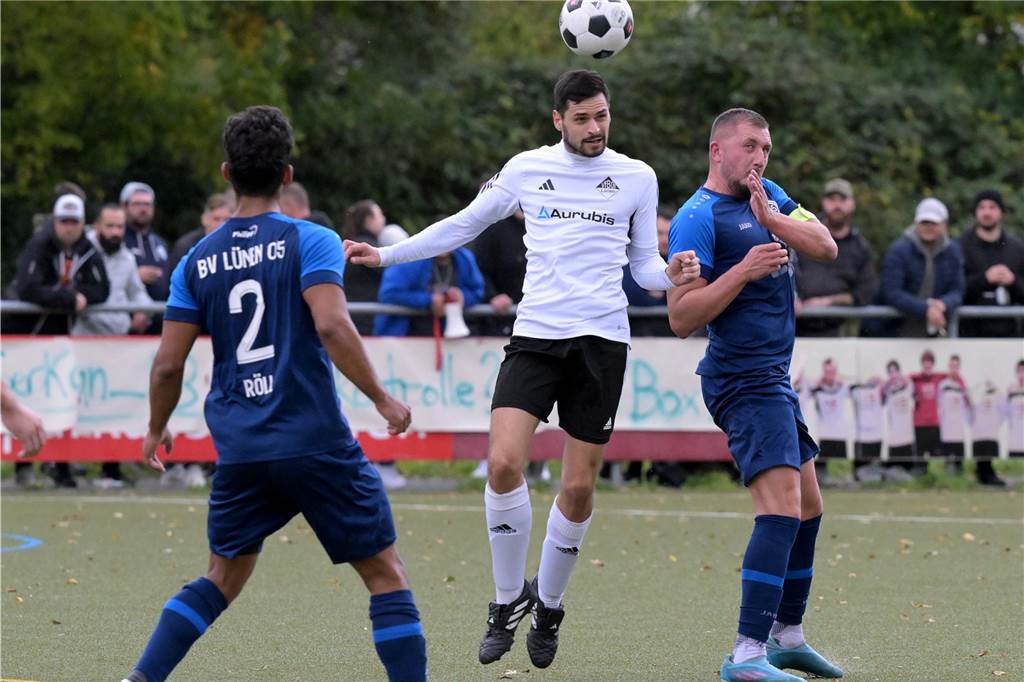 Durch ein Tor in der Nachspielzeit sicherte sich der BV Lünen im Derby beim VfB Lünen noch einen Punkt.