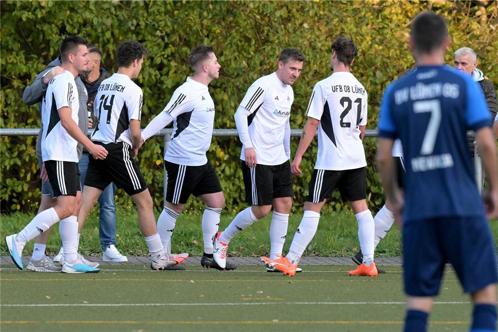 Durch ein Tor in der Nachspielzeit sicherte sich der BV Lünen im Derby beim VfB Lünen noch einen Punkt.