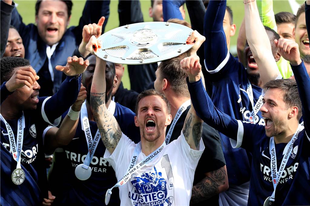 Bochum spielt endlich wieder in der 1. Bundesliga - und ein Halterner ist mittendrin Durch einen 3:1-Sieg gegen den SV Sandhausen machte der VfL Bochum am letzten Spieltag der vergangenen Saison den Aufstieg in die 1. Bundesliga perfekt.