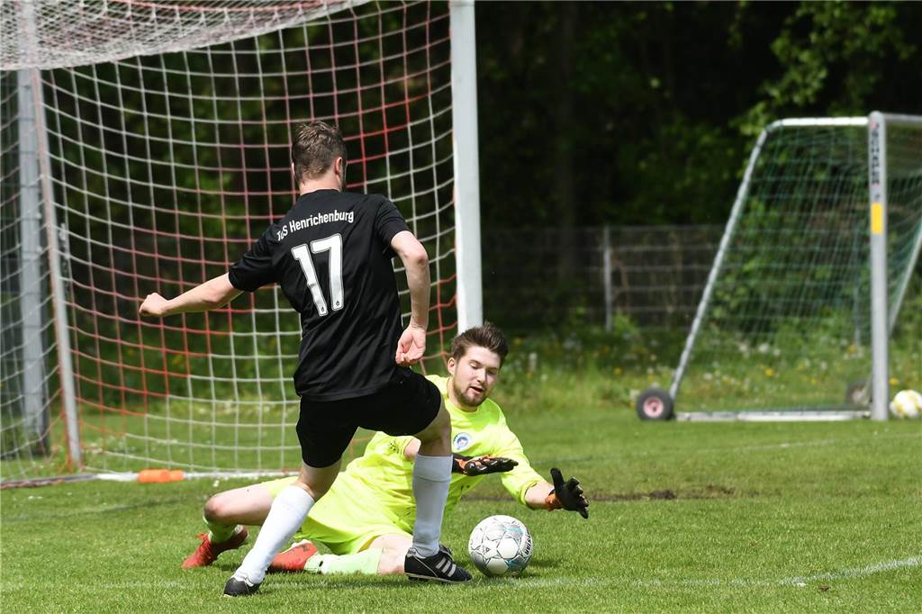 Durch einen 4:1-Sieg gegen die SG Horneburg II bleibt der TuS Henrichenburg III in der Kreisliga C4 Recklinghausen Zweiter mit Aufstiegs-Chance.