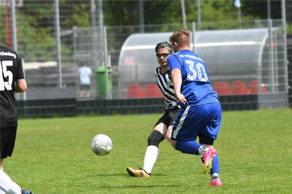 Durch einen 4:1-Sieg gegen die SG Horneburg II bleibt der TuS Henrichenburg III in der Kreisliga C4 Recklinghausen Zweiter mit Aufstiegs-Chance.