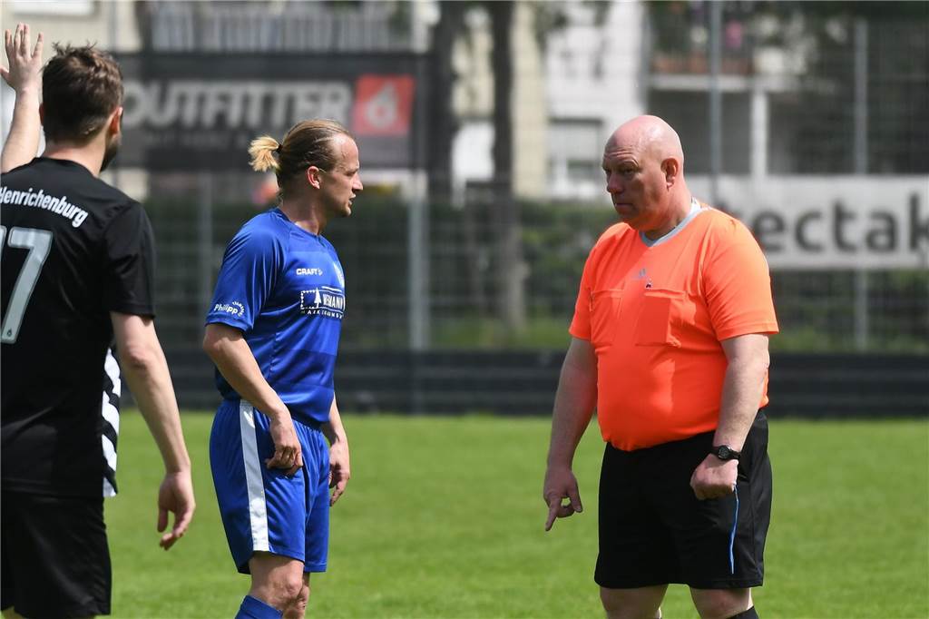 Durch einen 4:1-Sieg gegen die SG Horneburg II bleibt der TuS Henrichenburg III in der Kreisliga C4 Recklinghausen Zweiter mit Aufstiegs-Chance.