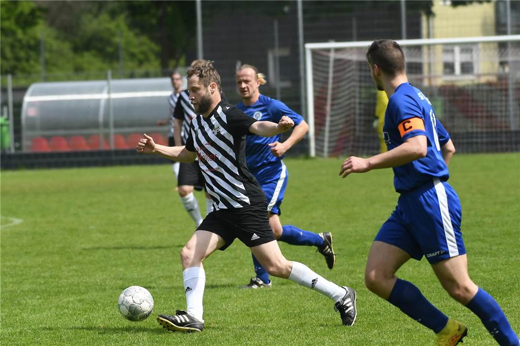 Durch einen 4:1-Sieg gegen die SG Horneburg II bleibt der TuS Henrichenburg III in der Kreisliga C4 Recklinghausen Zweiter mit Aufstiegs-Chance.
