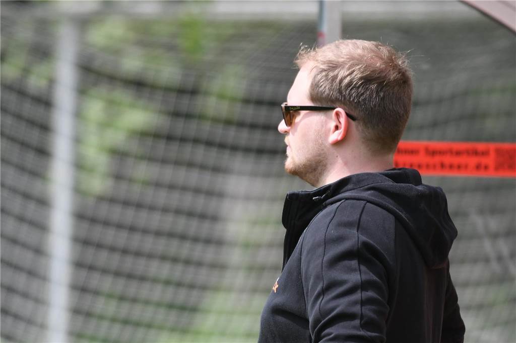 Durch einen 4:1-Sieg gegen die SG Horneburg II bleibt der TuS Henrichenburg III in der Kreisliga C4 Recklinghausen Zweiter mit Aufstiegs-Chance.