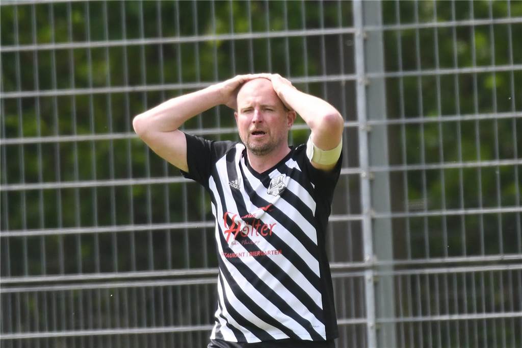 Durch einen 4:1-Sieg gegen die SG Horneburg II bleibt der TuS Henrichenburg III in der Kreisliga C4 Recklinghausen Zweiter mit Aufstiegs-Chance.