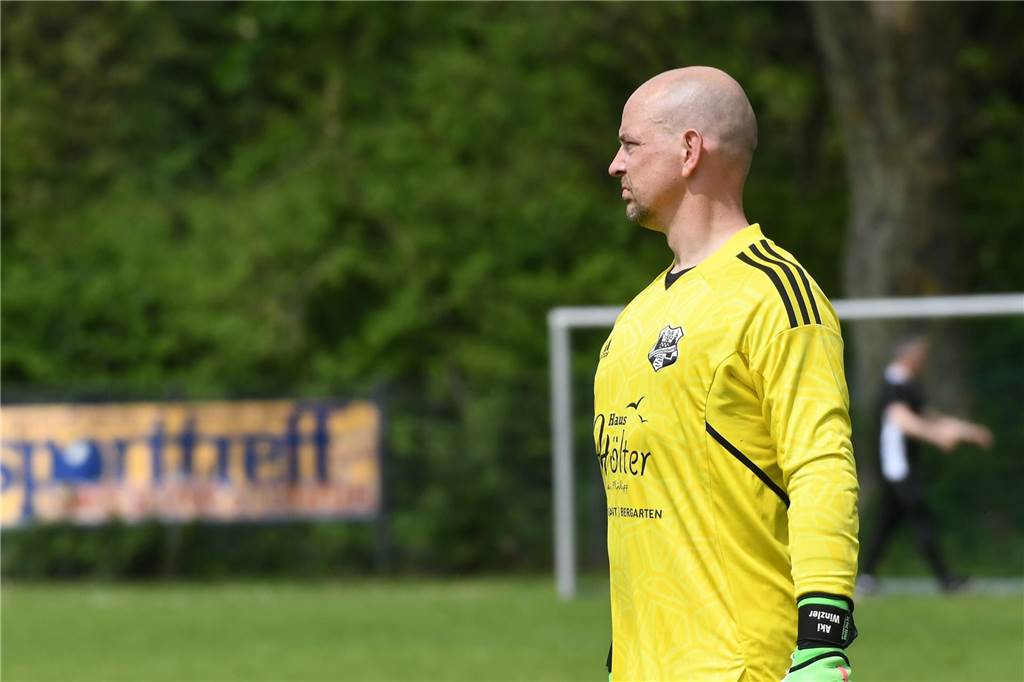 Durch einen 4:1-Sieg gegen die SG Horneburg II bleibt der TuS Henrichenburg III in der Kreisliga C4 Recklinghausen Zweiter mit Aufstiegs-Chance.