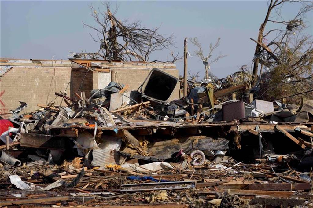 Tornado in Mississippi mit mehr als 20 Toten: Bewohner unter Schock: „Meine Stadt ist weg“ Zerstörte Häuser und Fahrzeuge.