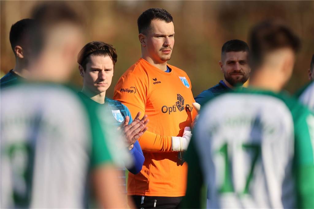 Durch jeweils zwei Tore von Kevin Holz und Elvis Shala setzte sich in der Westfalenliga der SV Wacker Obercastrop mit 4:0 gegen den SV Sodingen durch.