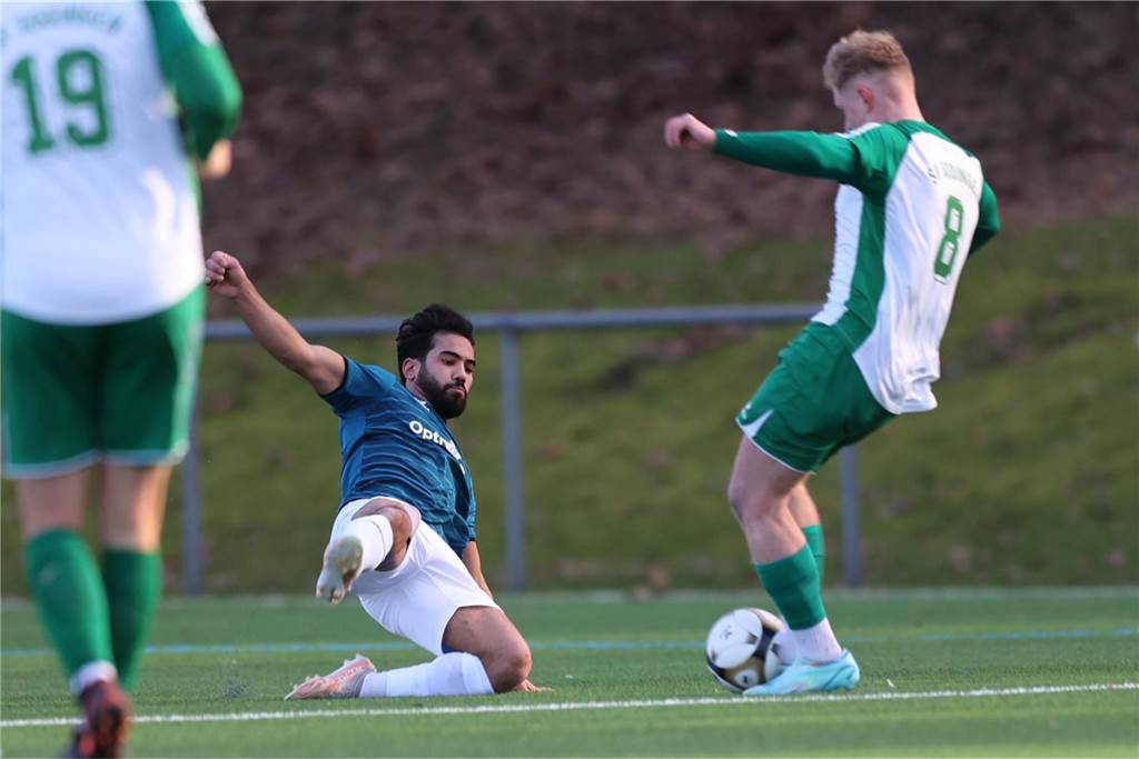 Durch jeweils zwei Tore von Kevin Holz und Elvis Shala setzte sich in der Westfalenliga der SV Wacker Obercastrop mit 4:0 gegen den SV Sodingen durch.