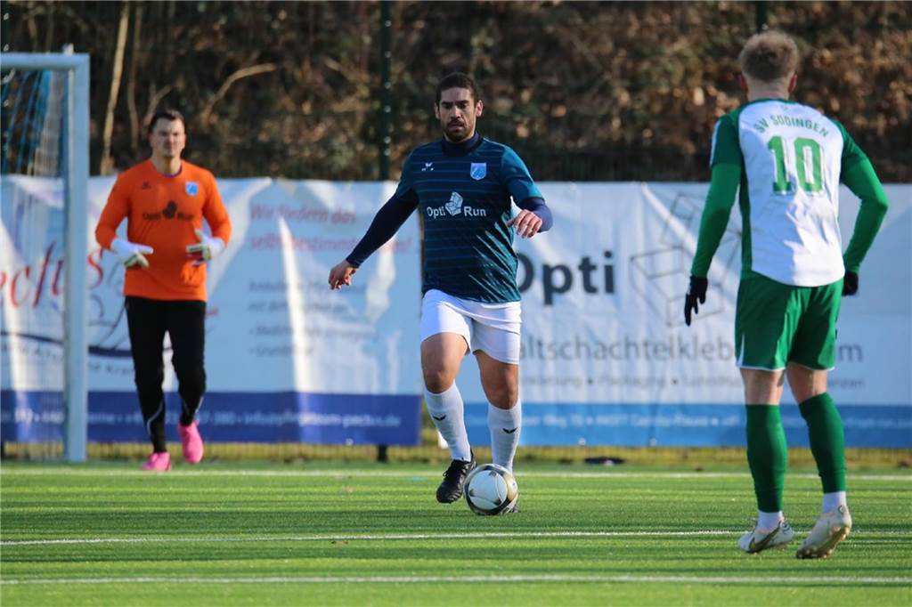 Durch jeweils zwei Tore von Kevin Holz und Elvis Shala setzte sich in der Westfalenliga der SV Wacker Obercastrop mit 4:0 gegen den SV Sodingen durch.