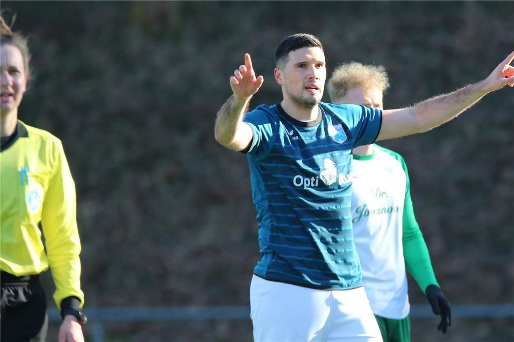 Durch jeweils zwei Tore von Kevin Holz und Elvis Shala setzte sich in der Westfalenliga der SV Wacker Obercastrop mit 4:0 gegen den SV Sodingen durch.